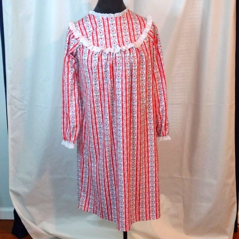 Lanz of Salzburg Red & White Classic Flannel Tyrolean Nightgown size 14/…